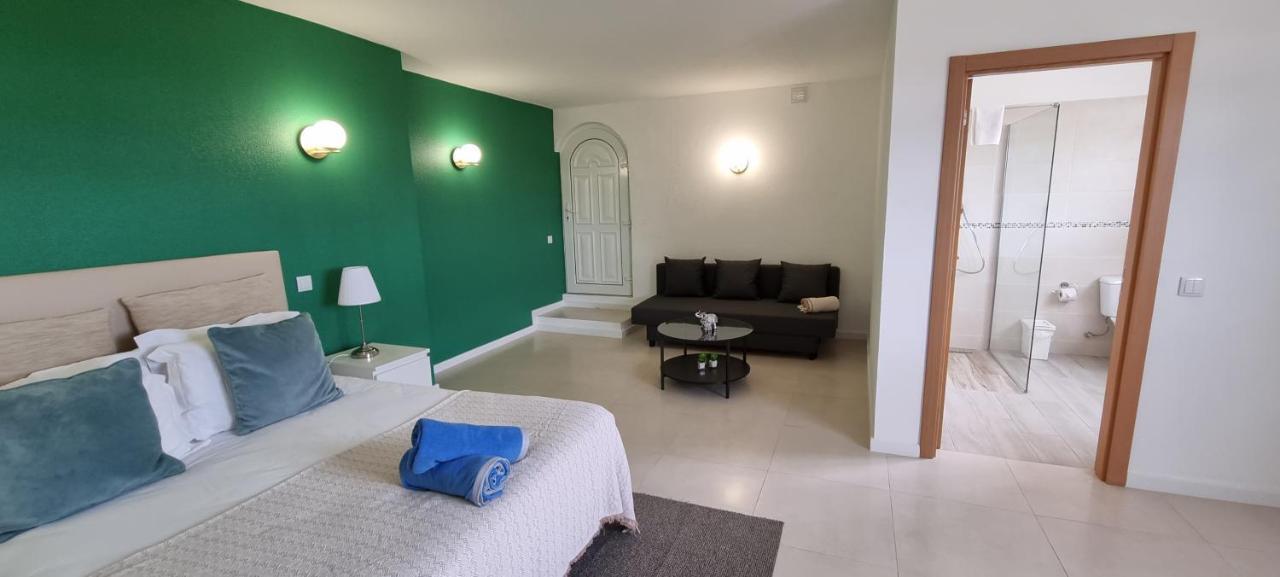 Quinta Nova Vale Del Rey Bed & Breakfast Карвоейро Екстериор снимка